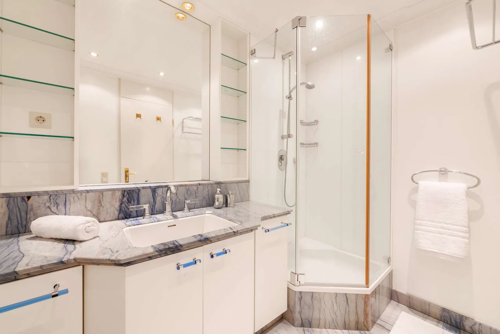 Badezimmer im Ist-Zustand