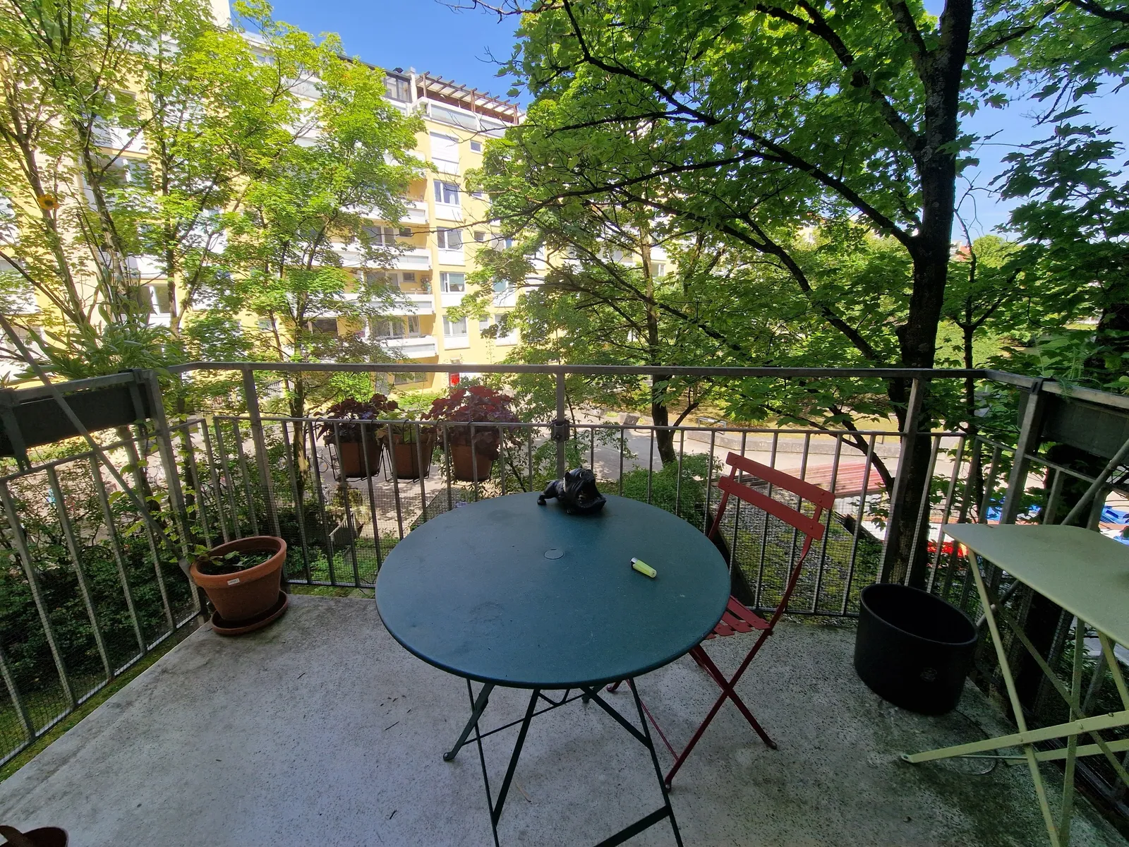 idyllischer Balkon - Innenhof
