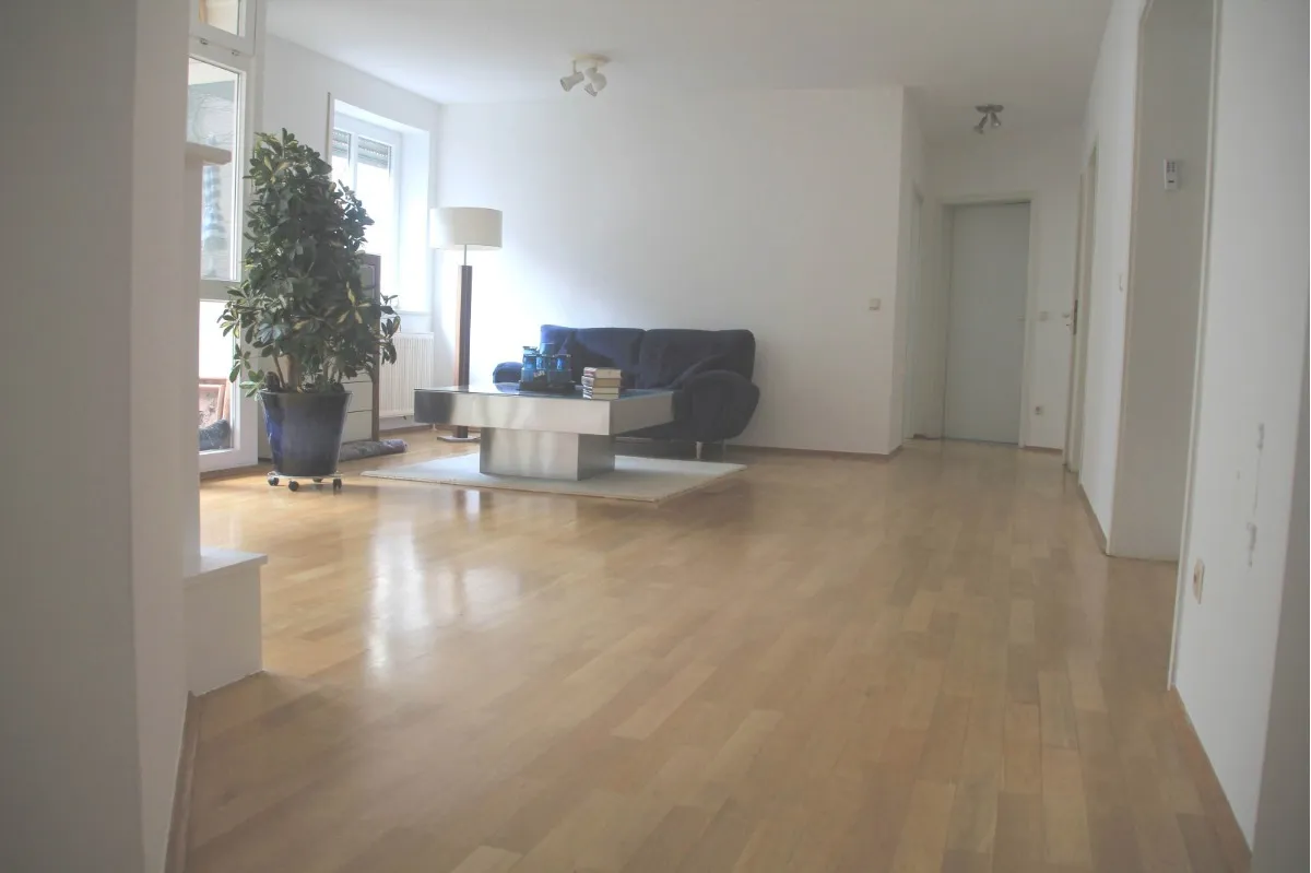 06 Wohnzimmer 1