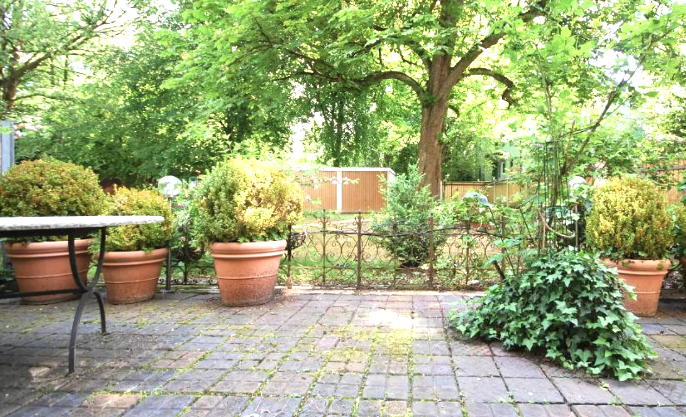 Terrasse mit Blick ins Grüne