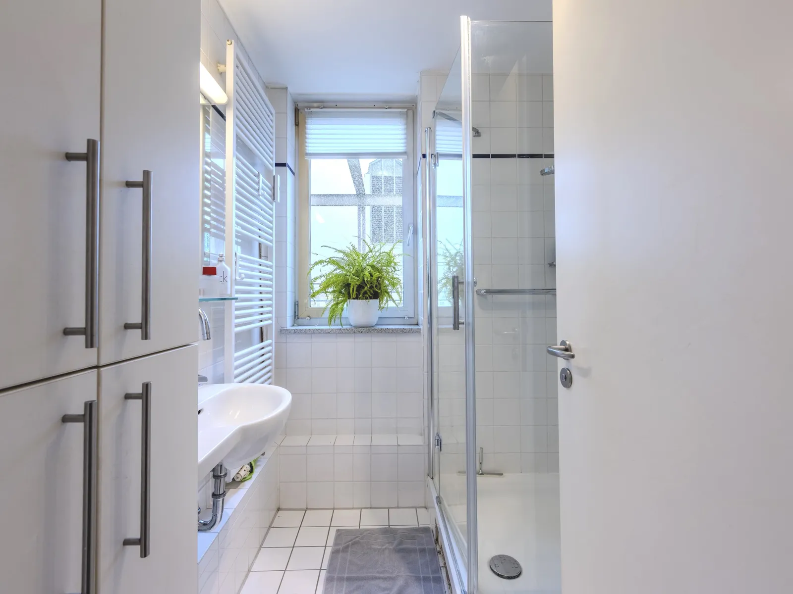 Badezimmer mit Dusche
