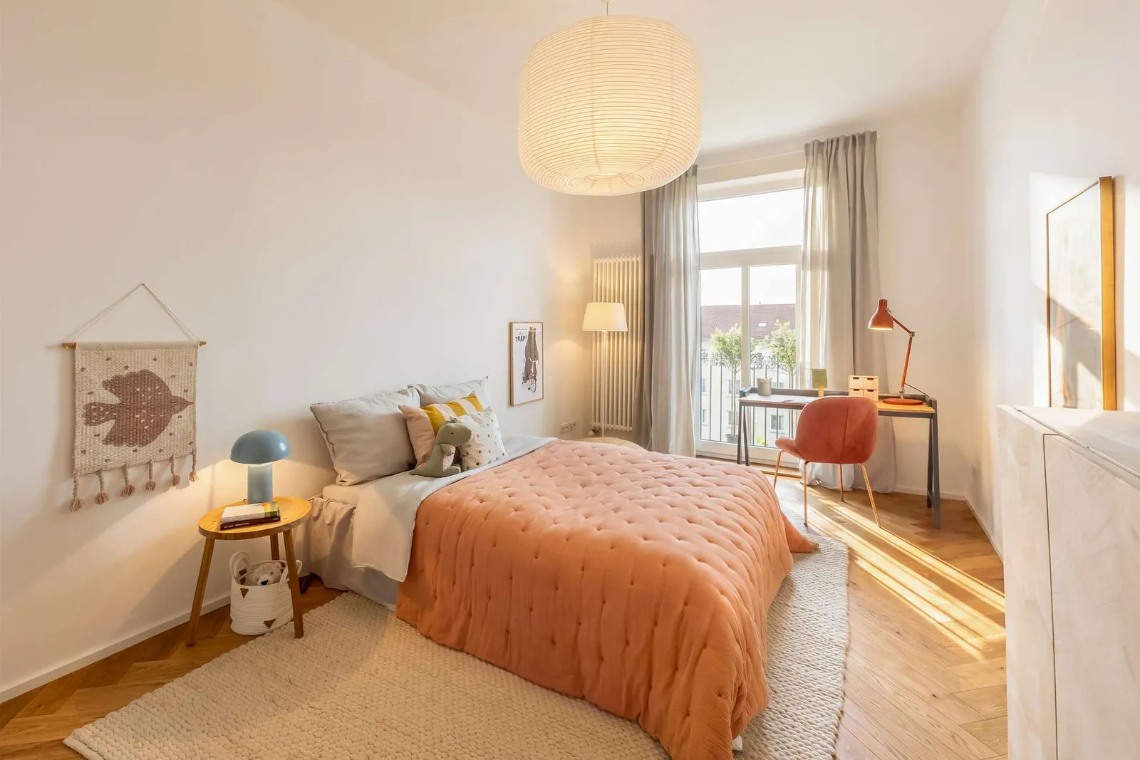 Lichterfülltes Kinderzimmer