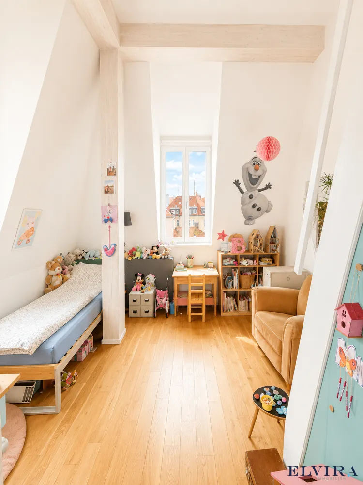Schlafzimmer/ Kinderzimmer/ Ar