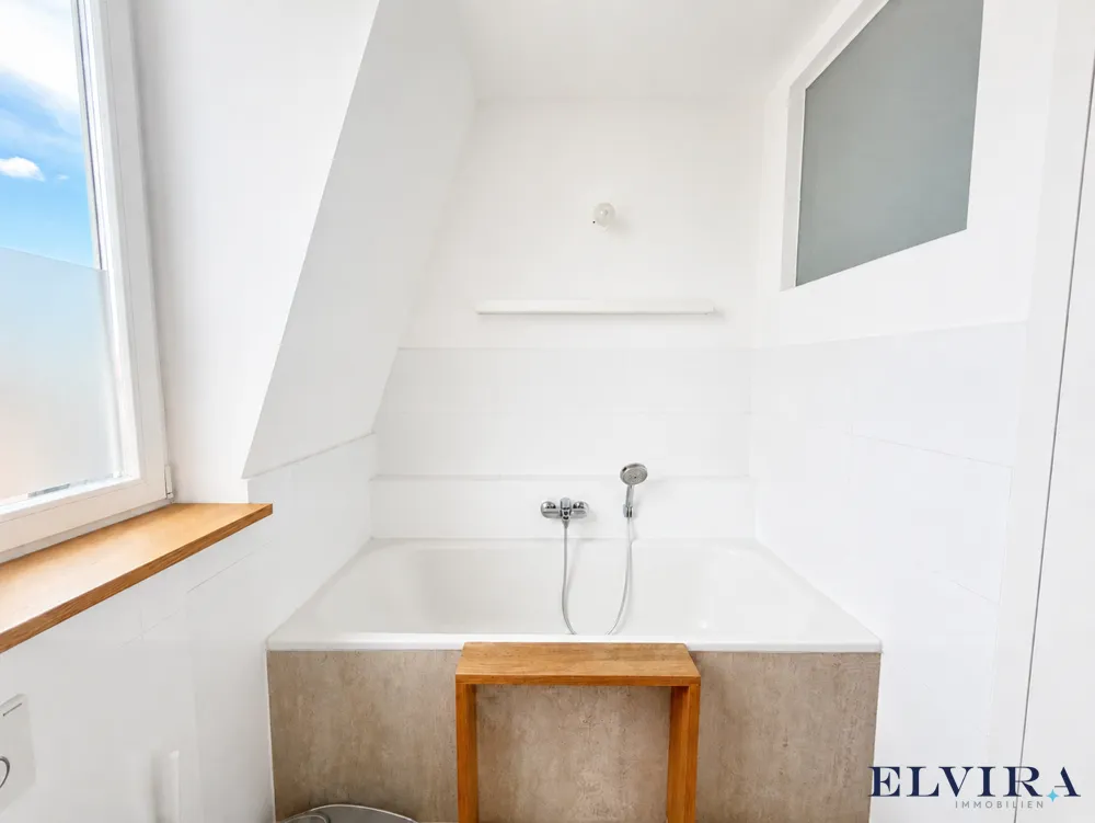 Badezimmer mit Badewanne