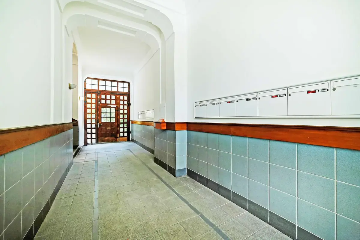 Zugang zum Innenhof-Tür wird n